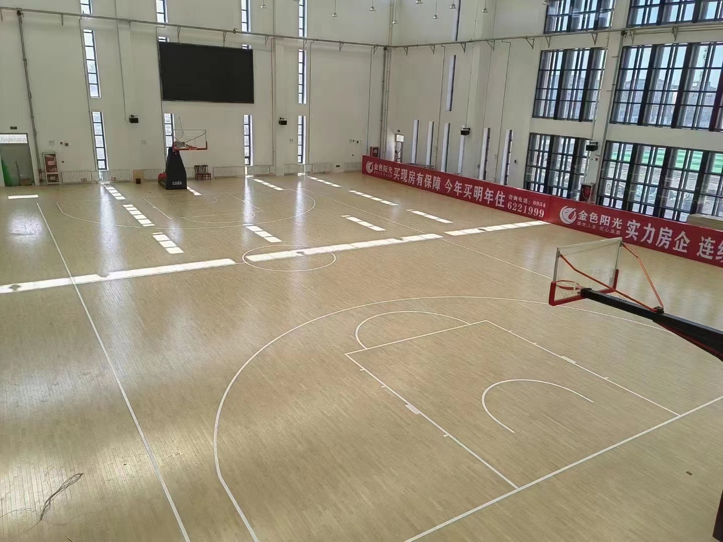 室内篮球场运动木地板批发